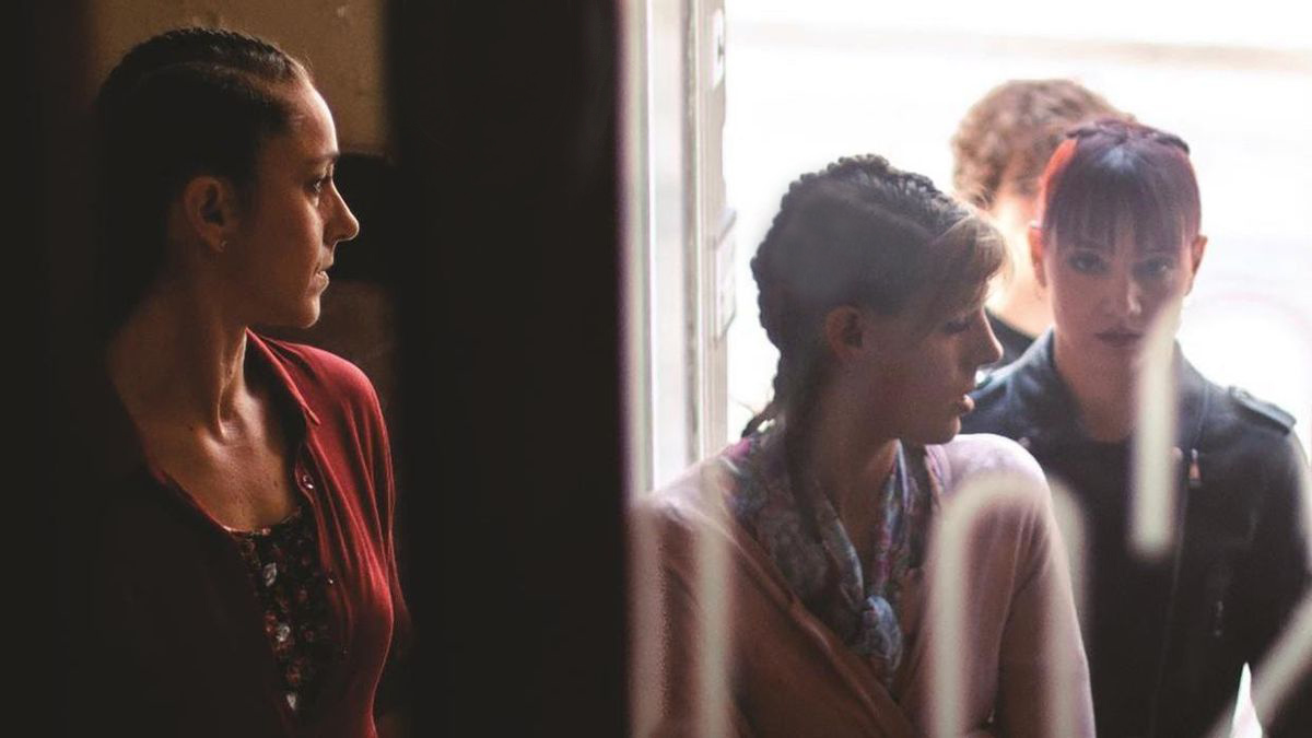 9 mujeres (en el bosque lácteo)